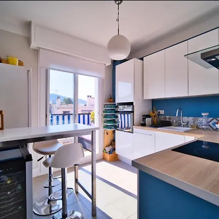 Appartement Terrasse A Ciel Ouvert, 200m De La Place Du Pin Et 700 Metres Du Port Nice