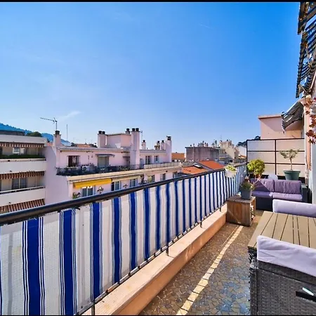 Terrasse A Ciel Ouvert, 200m De La Place Du Pin Et 700 Metres Du Port