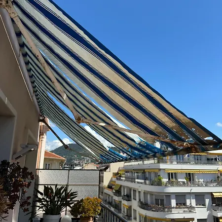 Terrasse A Ciel Ouvert, 200m De La Place Du Pin Et 700 Metres Du Port Appartement Nice